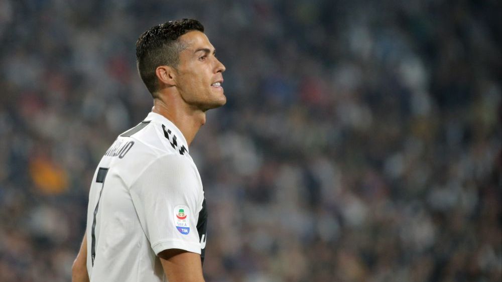 Cristiano Ronaldo a impartit lumea in doua: El este un erou aici! Fratele mai mare al portughezului trage un semnal de alarma dupa acuzatiile de viol Cristiano Ronaldo a impartit lumea in doua: El este un erou aici! Fratele mai mare al portughezului trage un semnal de alarma dupa acuzatiile de viol