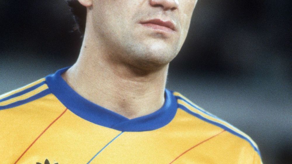 Rodion Cămătaru știe cine va lua titlul în Superliga. A băgat bani mulți Rodion Cămătaru știe cine va lua titlul în Superliga. A băgat bani mulți