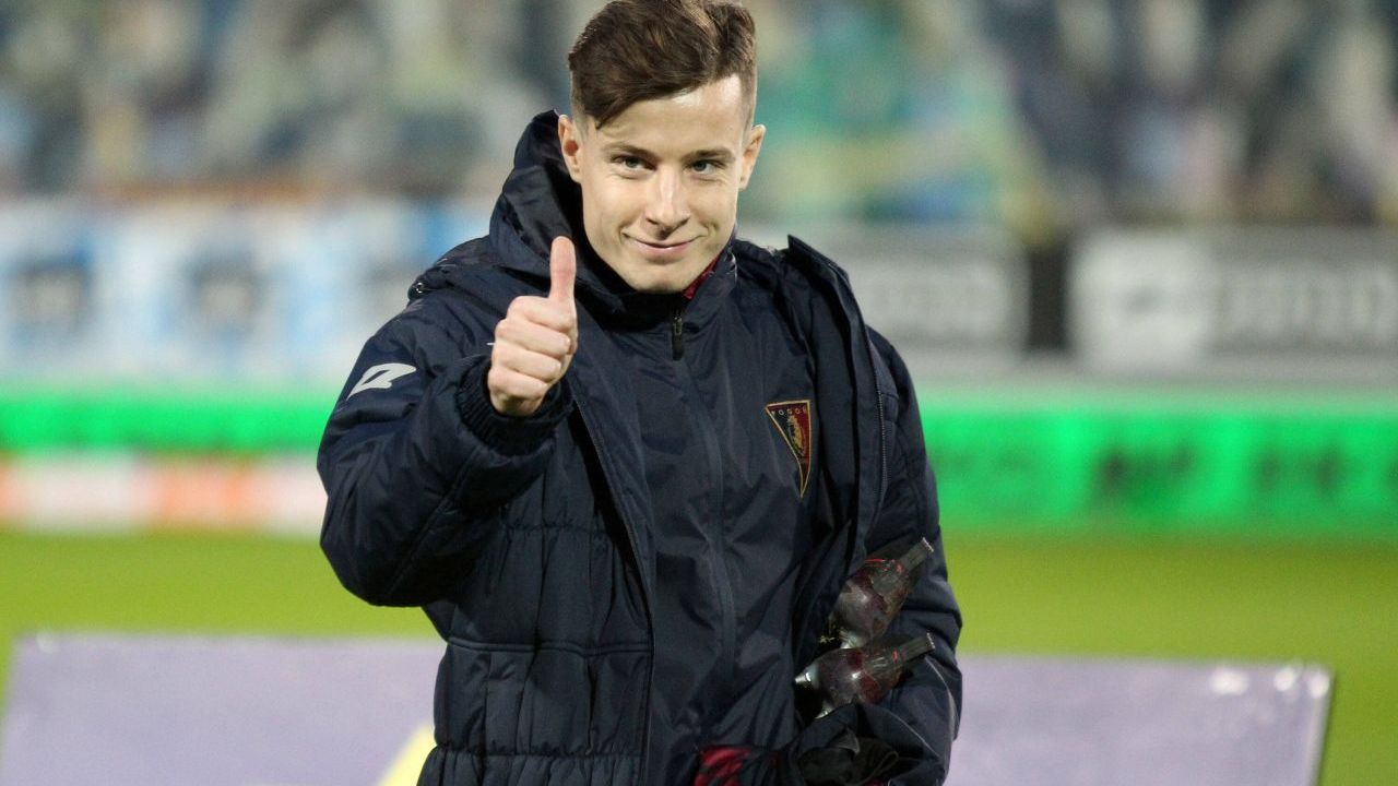 Transfer la Universitatea Craiova! Cine e noul mijlocaș al oltenilor Transfer la Universitatea Craiova! Cine e noul mijlocaș al oltenilor